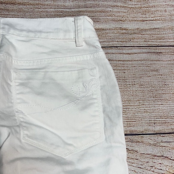 SOFT SURROUNDINGS White Jean Straight Classic Fit - Picture 5 of 6